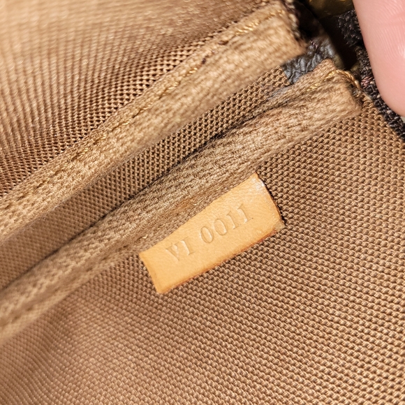 💕LOUIS VUITTON Pochette Accessoires Monogram Wristlet/Crossbody - Picture 15 of 16